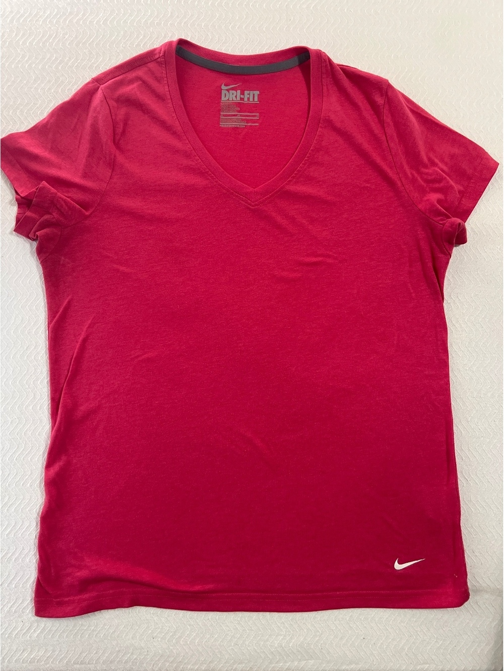 Nike Dri-FIT Women's Red V-Neck T-Shirt Size M